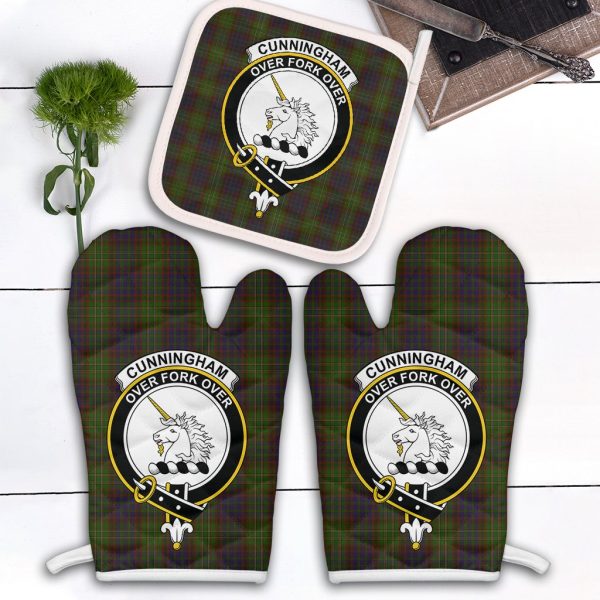 Cunningham Hunting Modern Tartan Crest Oven Mitt And Pot Holder (2 Oven Mitts + 1 Pot Holder) For Sale