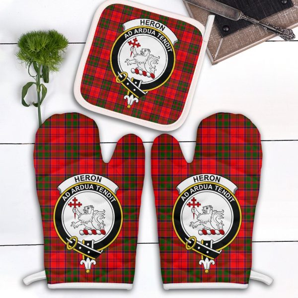 Heron Tartan Crest Oven Mitt And Pot Holder (2 Oven Mitts + 1 Pot Holder) Online now