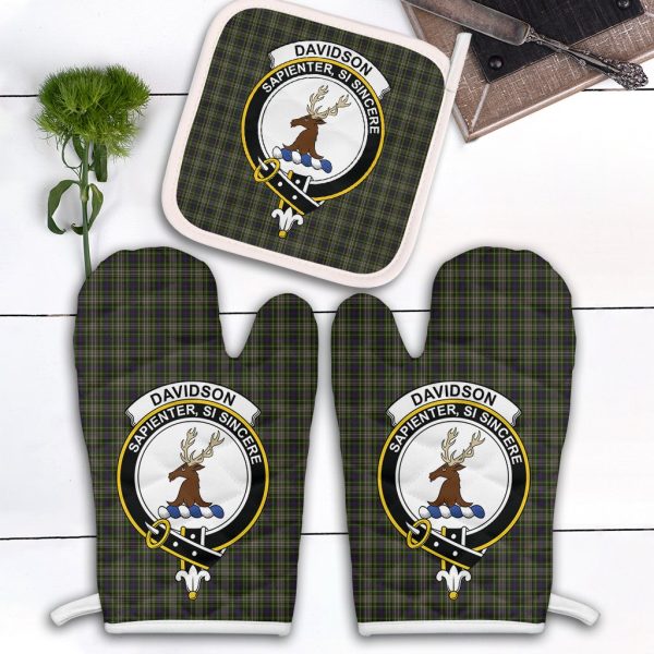 Davidson Tulloch Dress Tartan Crest Oven Mitt And Pot Holder (2 Oven Mitts + 1 Pot Holder) Online now
