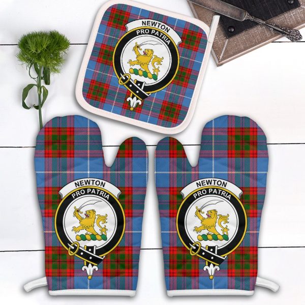 Newton Tartan Crest Oven Mitt And Pot Holder (2 Oven Mitts + 1 Pot Holder) Fashion